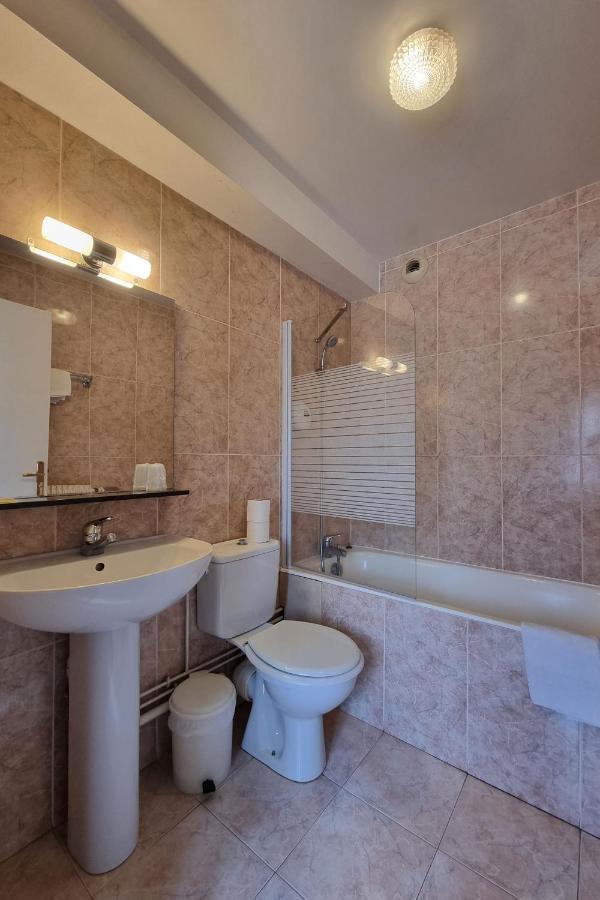Le Catalan - Hotel Et Appartements 몽루이 외부 사진