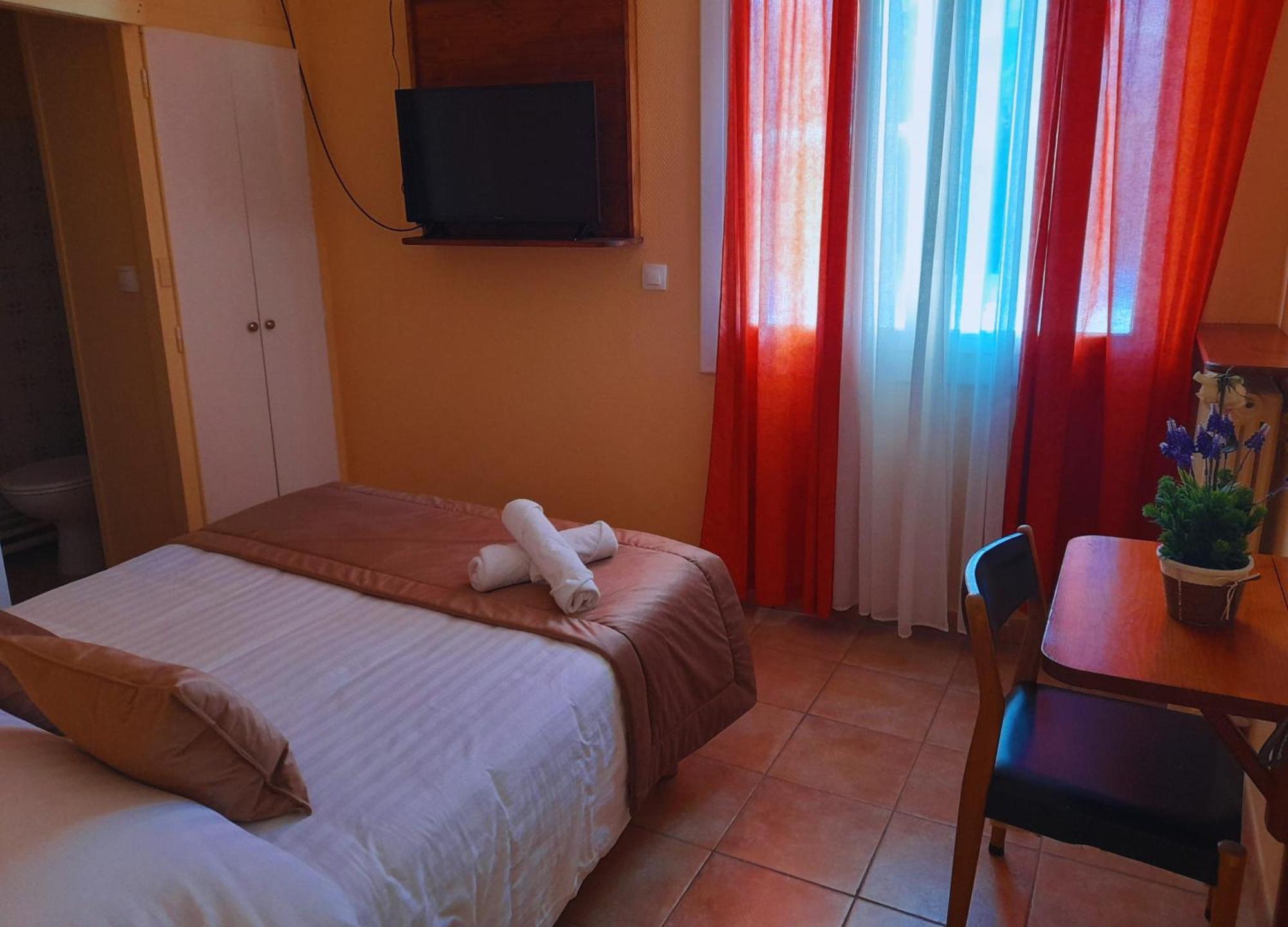 Le Catalan - Hotel Et Appartements 몽루이 외부 사진