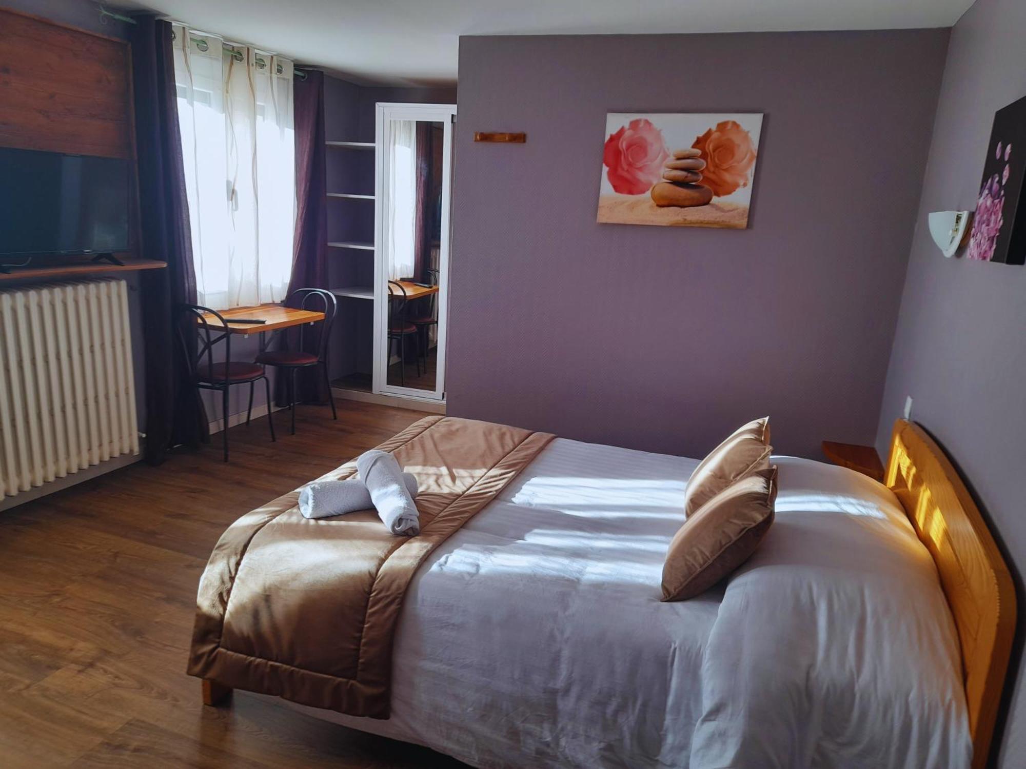 Le Catalan - Hotel Et Appartements 몽루이 외부 사진